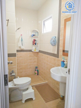 *****ทาวน์เฮ้าส์มือสองสมุทรปราการ ม.โกลเด้นทาวน์ ศรีนครินทร์-สุขุมวิท #หลังมุม เนื้อที่กว้างขวางเกือบ 29 ตร.ว. ฟังก์ชัน 4 ห้องนอน 3 ห้องน้ำ สามารถจอดรถได้ 2 คัน แถมฟรี! 3 เครื่องปรับอากาศ บนทำเลดี 10 นาทีถึงรถไฟฟ้าสายสีเขียว "สถานีแพรกษา" ใกล้ทางด่วน "บางพลีสุขสวัสดิ์"